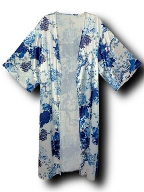 Vintage Inspired Blue & White Floral Satin-Feel Kimono Robe